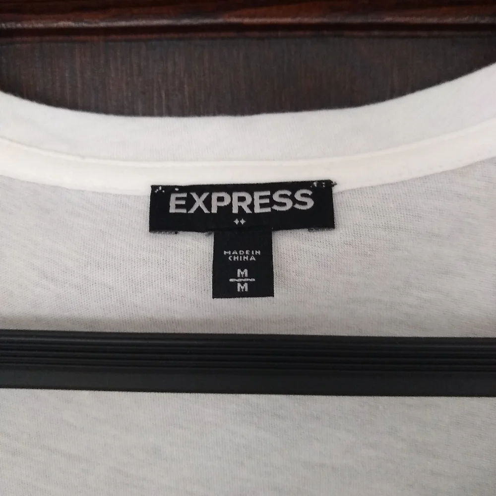 Express cow skull tank top - Picture 3 of 3